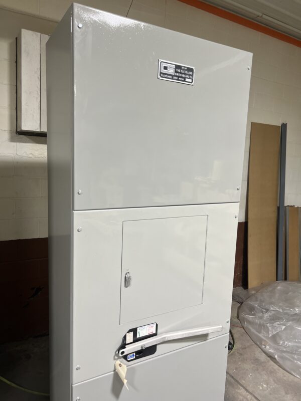 Maker: The Cleveland SwitchBoard Co. 1200 Amp Fused Pringle Switch Enclosed Fully Refurbished and Tested